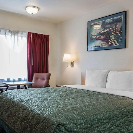 Rodeway Inn Бомонт Екстер'єр фото